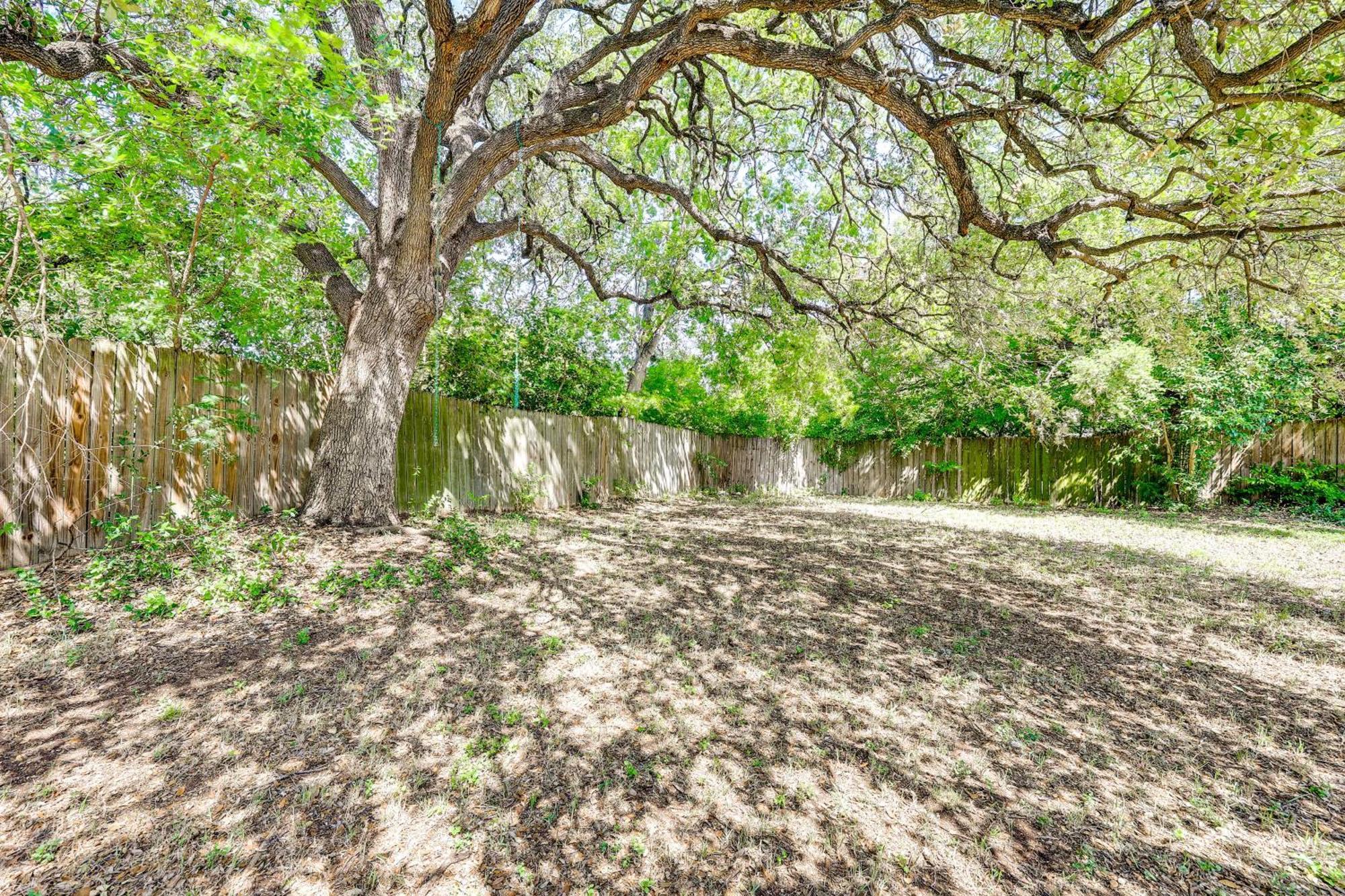 Spacious San Antonio Home Google Fiber, Game Room Exterior foto